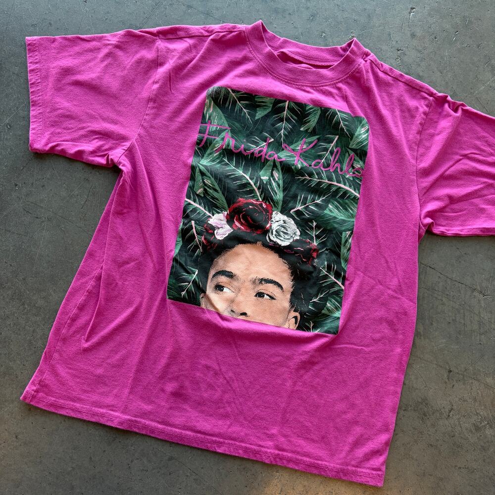Vintage Y2k Frida Kahlo Pink Latino Heritage Short Sleeve Graphic Tee Small